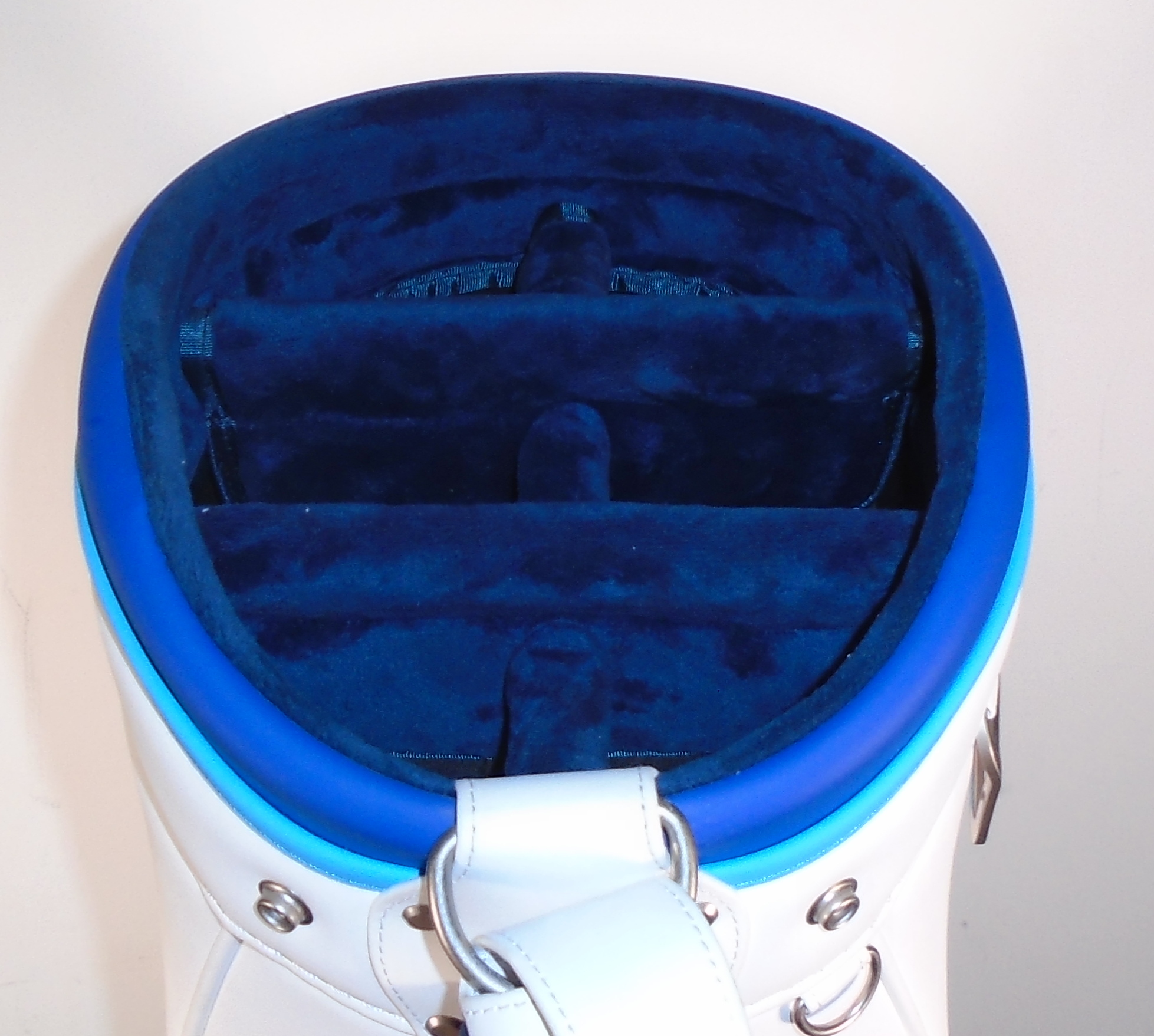 Mizuno Staff Cart Bag, Excellent Condition - Image 2